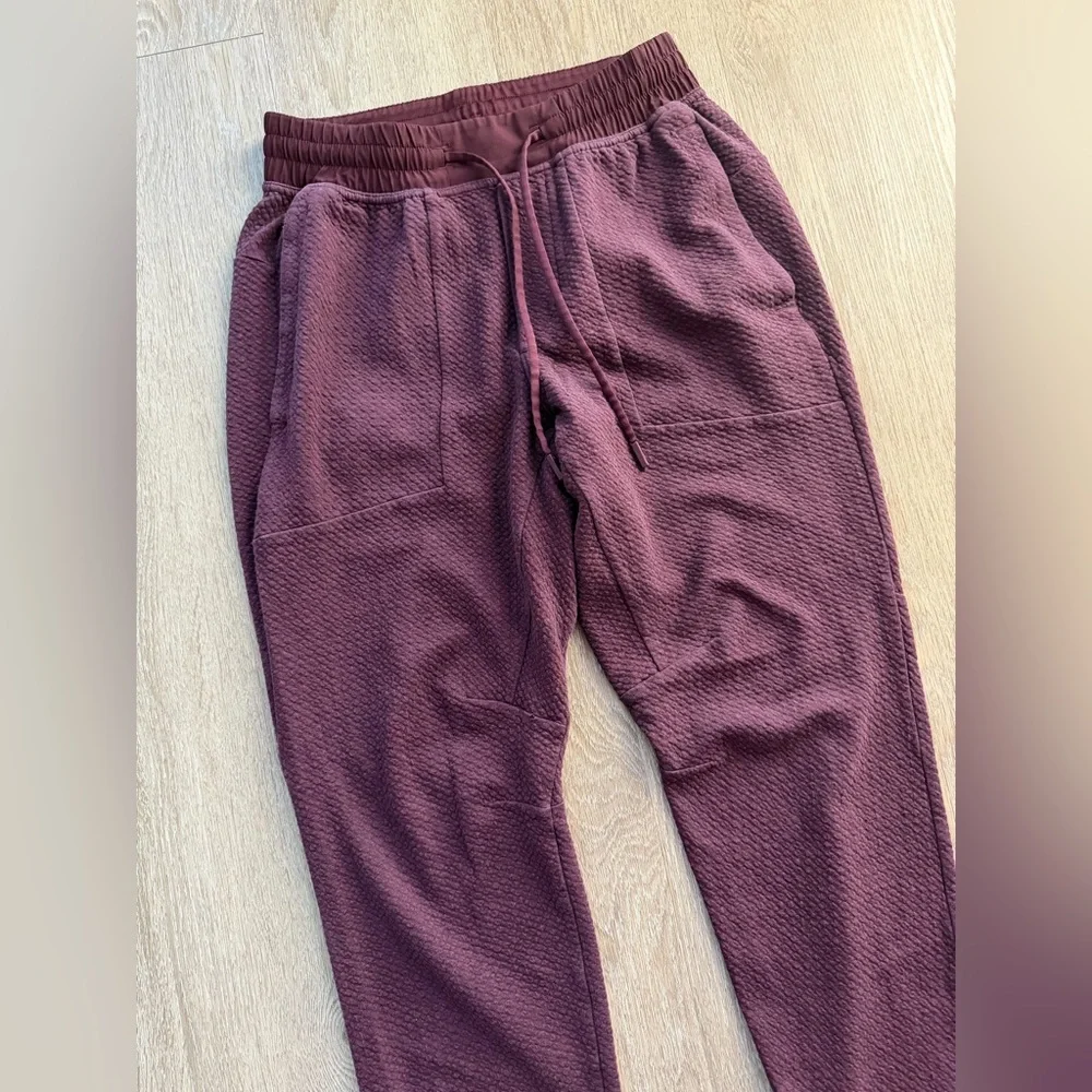 Lululemon At Ease Jogger Red Merlot Textured Knit Sweatpants Men Small
